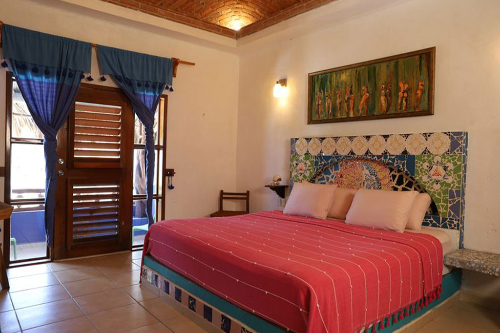 Deluxe Pitaya Bungalow Nacional Beach Club King Size Bed